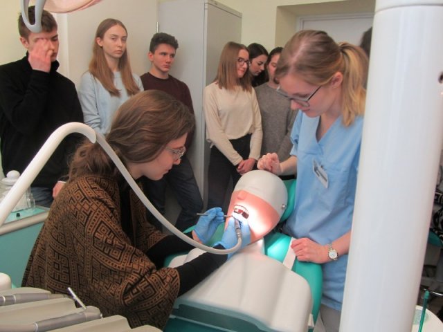  „Leczymy Oskara” – warsztaty stomatologiczne na Uniwersytecie Medycznym